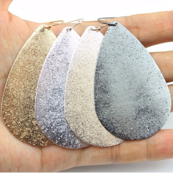 Jewelry - Metallic shimmer large teardrop earrings-NEW!